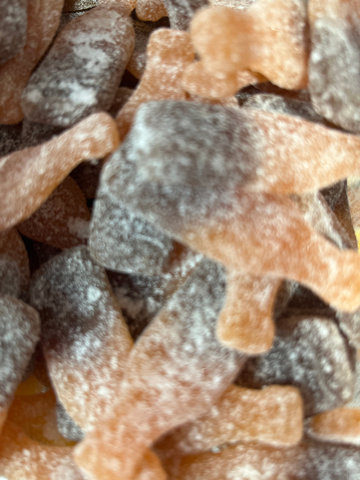 Sour orange cola gummy