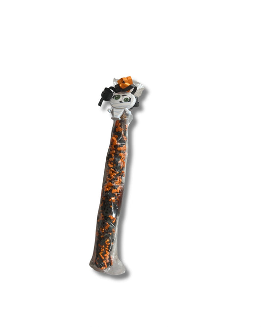 Halloween pretzel rod with ring