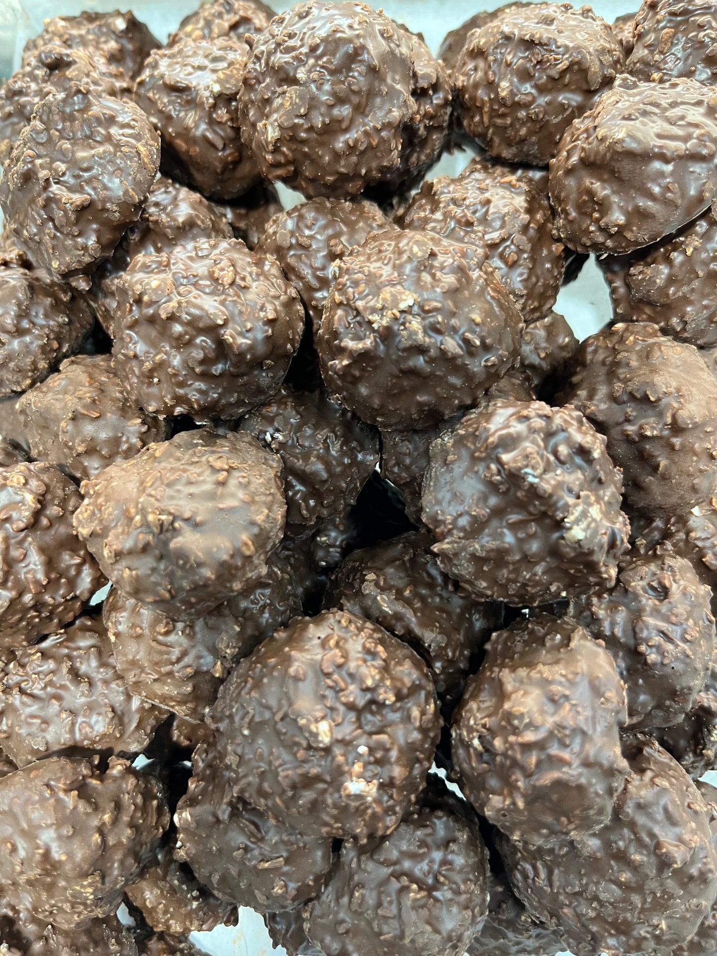 Sugar free dark coconut cluster